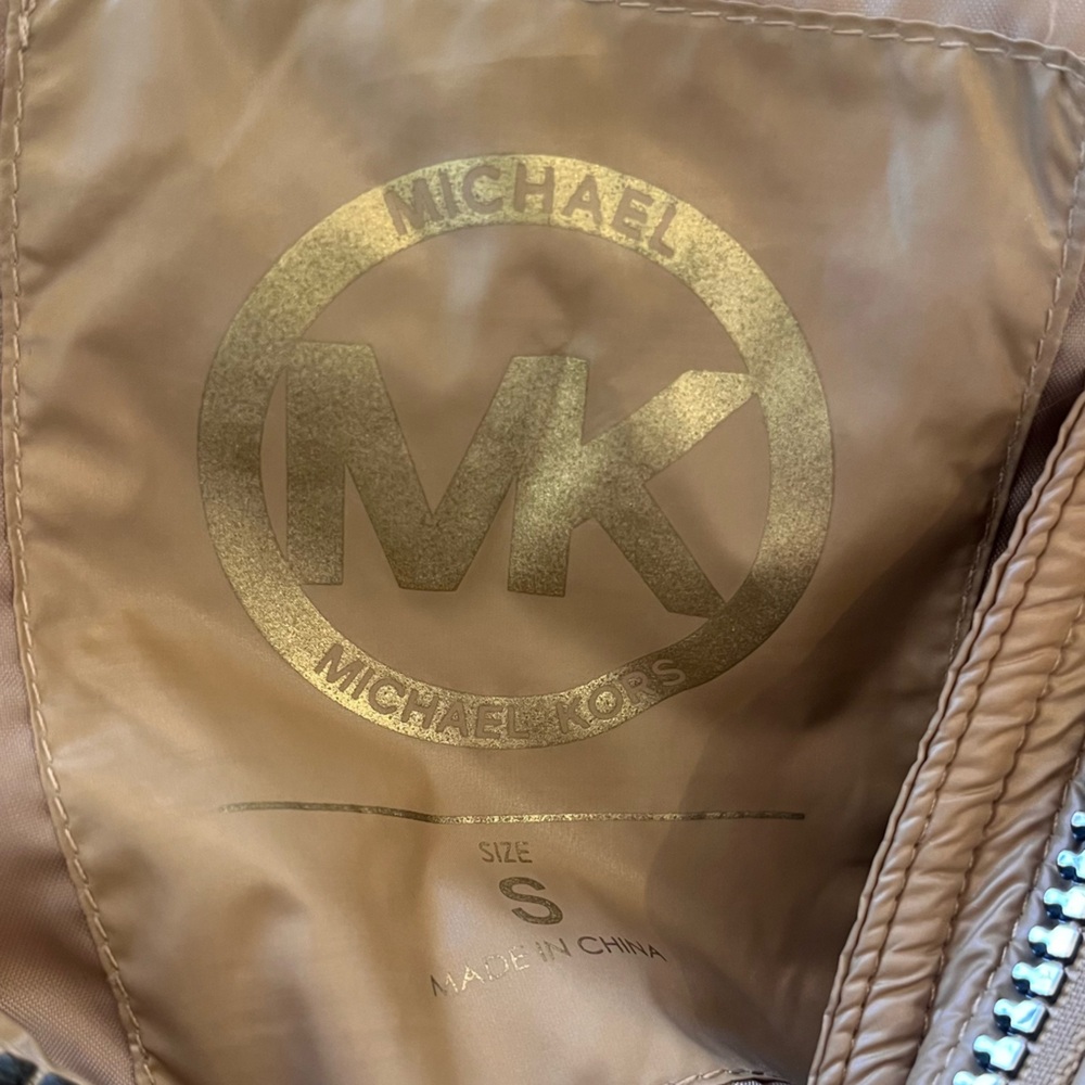 NWOT Michael Kors winter jacket with fur hood - Picture 9 of 10